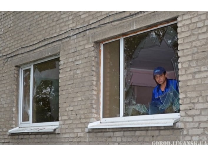 Обстрел Луганска: фото последствий