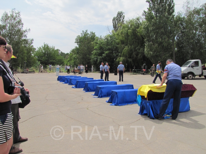 Похороны мелитопольских летчиков (кладбище)