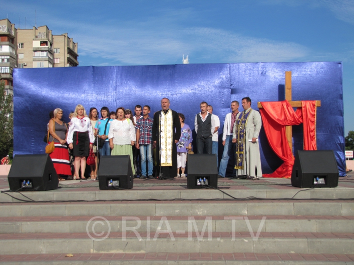Молебен на площади Победы