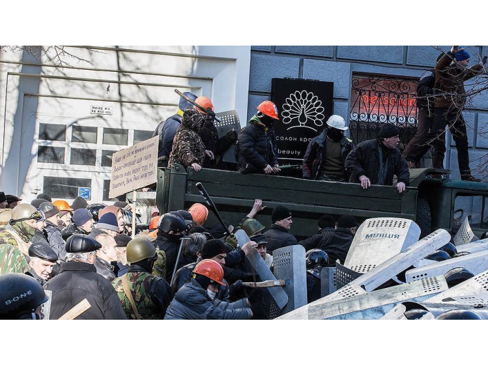 Кровавое противостояние в центре Киева