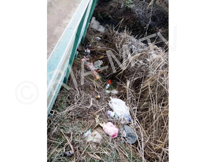 Ручей Кизиярский в мусоре