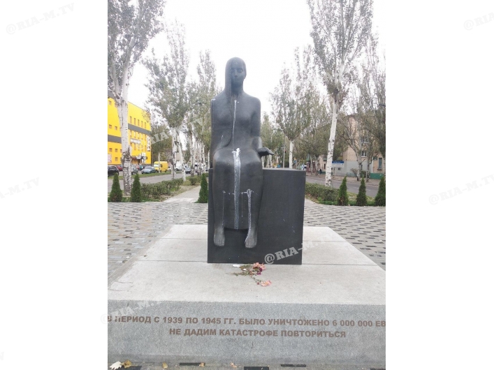 Памятник в память о голодоморе