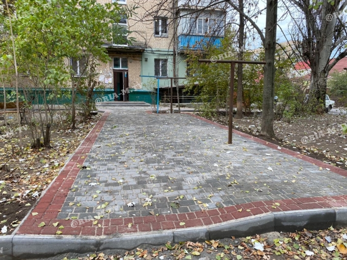 Садовая улица ремонт бордюра