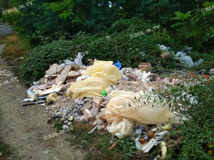 Строительный мусор на Казарцева