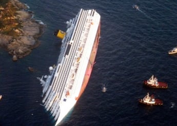 Піднімати лайнер Costa Concordia можливо почнуть 16 вересня