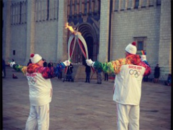 Олимпийский факел погас в Кремле во время эстафеты