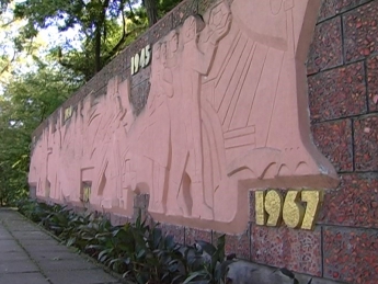 Депутат - регионал отреставрирует комсомольский памятник
