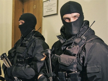 Спецподразделение "Альфа" ворвалось с обыском в офис "Укрспецэкспорта"