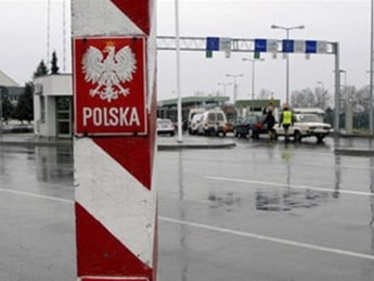 Польша в 2013 году позволила остаться в стране дольше года еще 4 тысячам украинцев