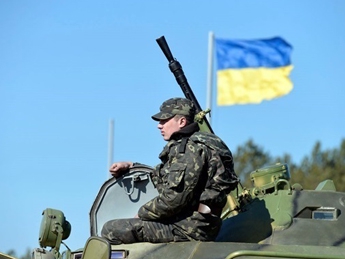 Украинским военным выдадут новое отечественное оружие - Турчинов