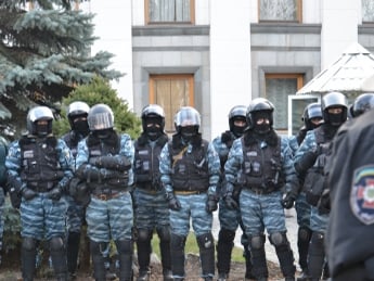 Запорожская милиция строит границу между Майданом и Антимайданом (онлайн видео)