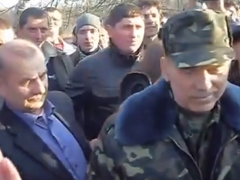 Генерал Крутов вчера попал "в плен" (видео)
