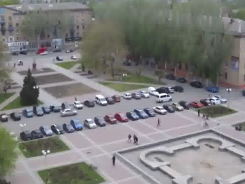 Флешмоб Живой флаг Украины на пл. Победы смотрите онлайн (видео)