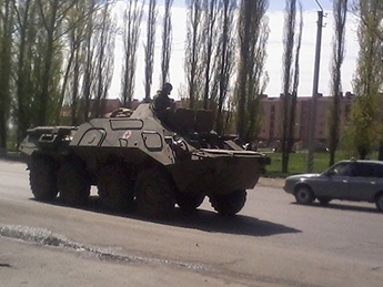 Пророссийские активисты в Артемовске требовали от военных сложить оружие – Минобороны
