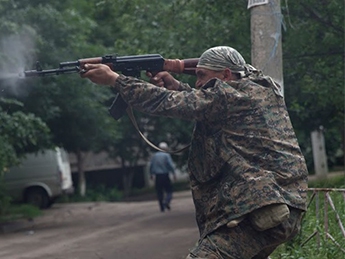 Нападающие заняли воинскую часть в Луганске - СМИ