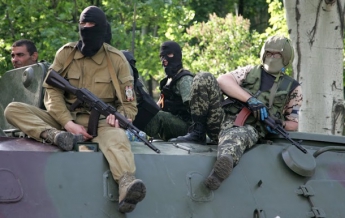 В Украину из России въехала колонна военной техники, заявляют в батальоне Азов