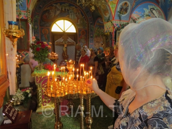 Крестным ходом отметили православные день Святого Духа (видео)