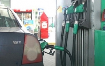 Продажи бензина в Украине упали почти на четверть
