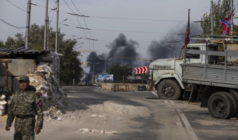 По всему Донецку гремят мощные артиллерийские взрывы