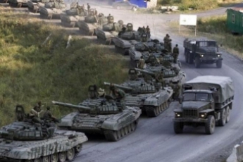 На границе с Россией через каждые 2 км стоят танки и БТРы, - очевидец