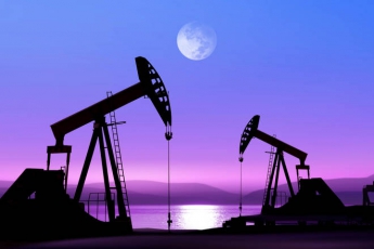 Трехзначная цена на нефть не вернется ещё лет пять - эксперты