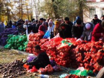 ДНРовцы торговали на "выборах" овощами, отобранными у предпринимателей