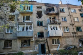 "Я предлагала местной сепаратистке свою квартиру в Алчевске, она почему-то отказалась", - беженка