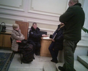 У журналистки украли планшет из помещения, где заседали А.Аваков, В.Ярема и В.Наливайченко