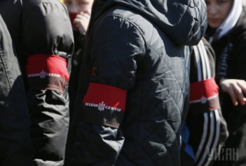 В Запорожской области неизвестные в камуфляже с нашивками ПС угнали с блокпоста эвакуатор, - источник