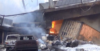 В Донецке взорвали Путиловский мост (видео)