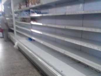 В продаже в основном российские продукты, которые везут через Ростов - жительница Луганска