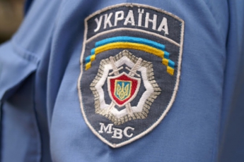 В Харьковской обл. мужчина застрелил двух человек и захватил заложников