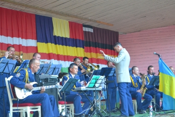 Харизматичный оркестр ВВС Украины из Винницы покорил меломанов (фото, видео)