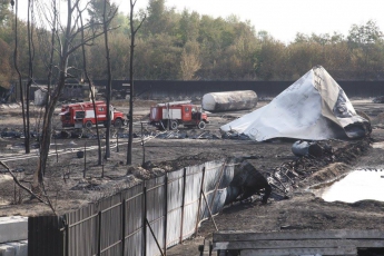 Признаков горения на нефтебазе под Киевом 19 июня нет, продолжается перекачка топлива, - ГосЧС