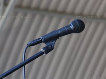 Политиков приглашают на "свободный микрофон"