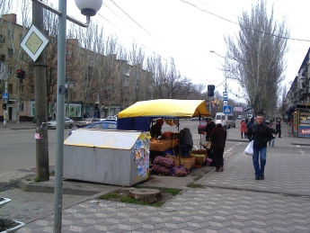 Центральный проспект "оккупировали" торговцы овощами (фото)
