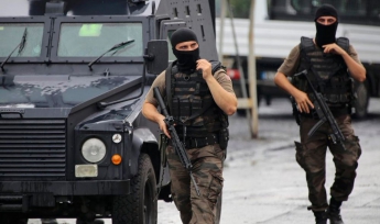 Власти Турции обвинили в терроризме генералов страны
