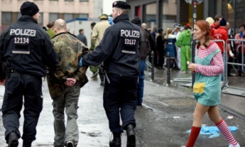 За первую ночь карнавала в Кельне зафиксировано 22 нападения на женщин