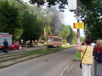 На ходу загорелся трамвай (фото)