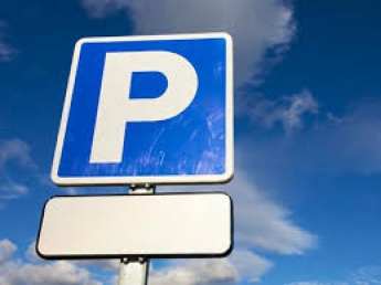 Мэр города отменил оплату за парковку
