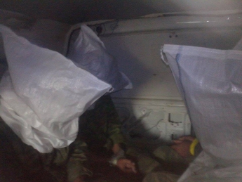 В сети появилась фотография захваченных в плен боевиков