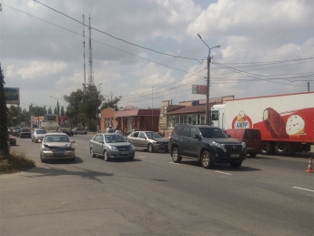 Днепровцы устроили тройное ДТП на южном выезде из города (фото)