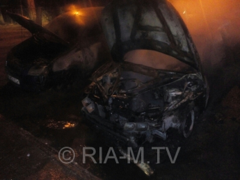 Жене начальника уголовного розыска сожгли автомобиль (фото)