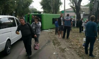 В Одессе на ходу перевернулась маршрутка с пассажирами, есть пострадавшие