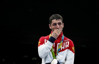 Российского боксера Мишу Алояна лишили серебряной медали Олимпиады-2016 за употребление допинга