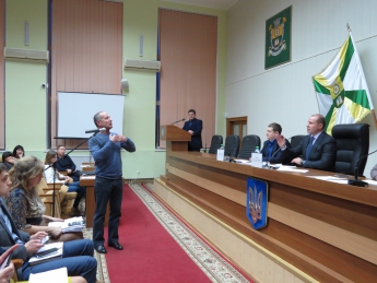 Депутат горсовета обвинил мэра «в попытке изнасилования» (видео)