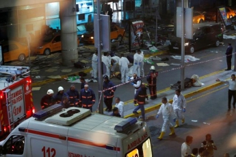 В Стамбуле опознали 21 из 39 погибших от теракта, почти все – иностранцы