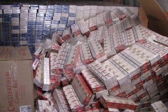 Налоговики обнаружили «схроны» контрабандных сигарет из Одессы