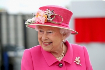 Королева Елизавета II едва не погибла от рук охранника Букингемского дворца