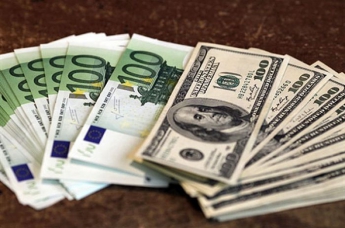 В Украине обвалились доллар и евро